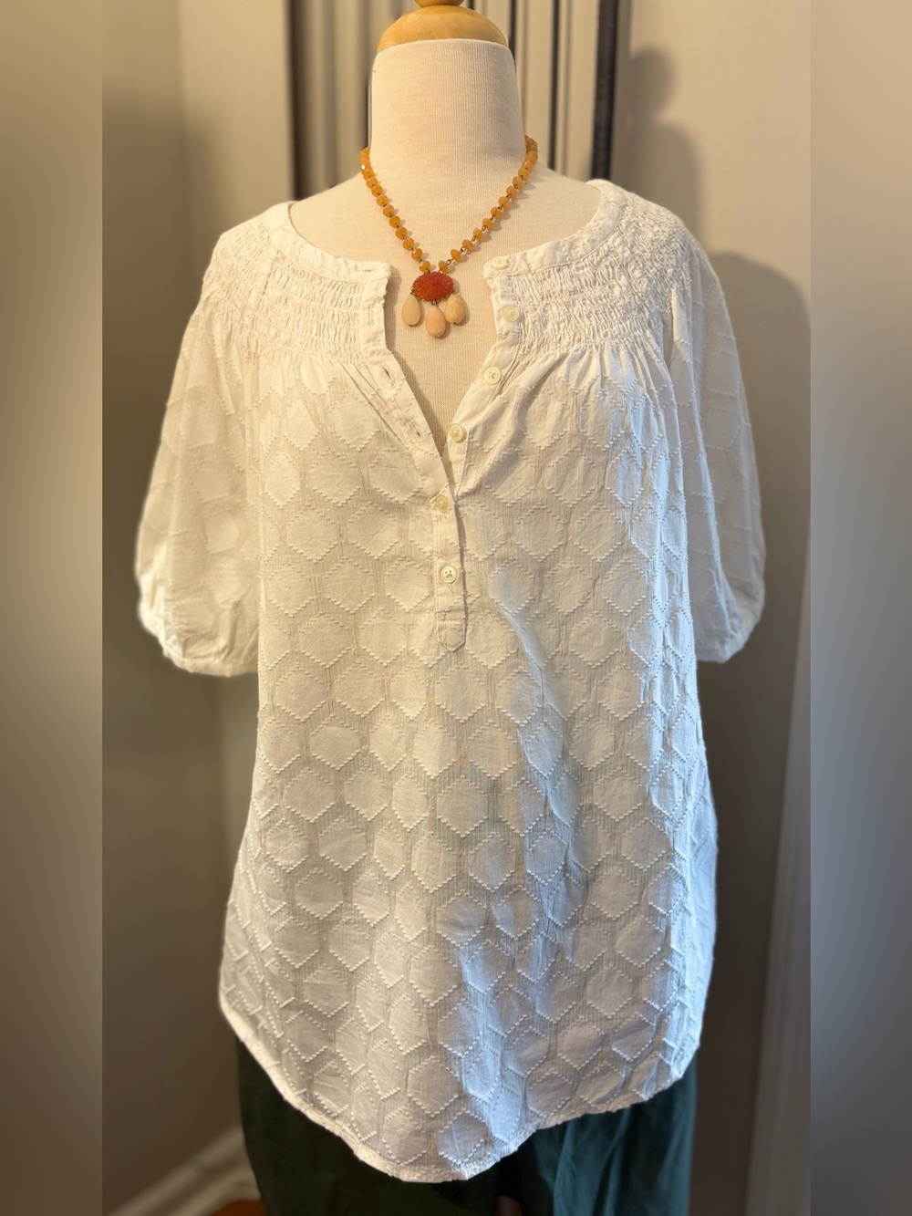 LOFT Women’s Cream Textured and Gold Specks Smocked Yoke Henley Top - XL (EUC)